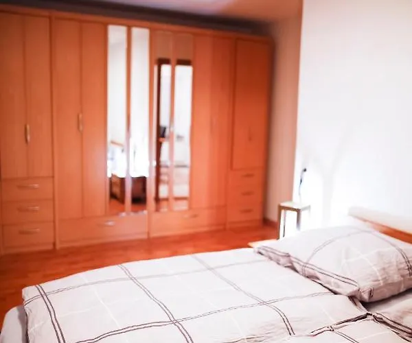 Appartement Schlossberg & Garten In Der & Unweit Vom 